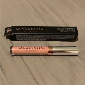 Anastasia liquid lipstick in pure Hollywood